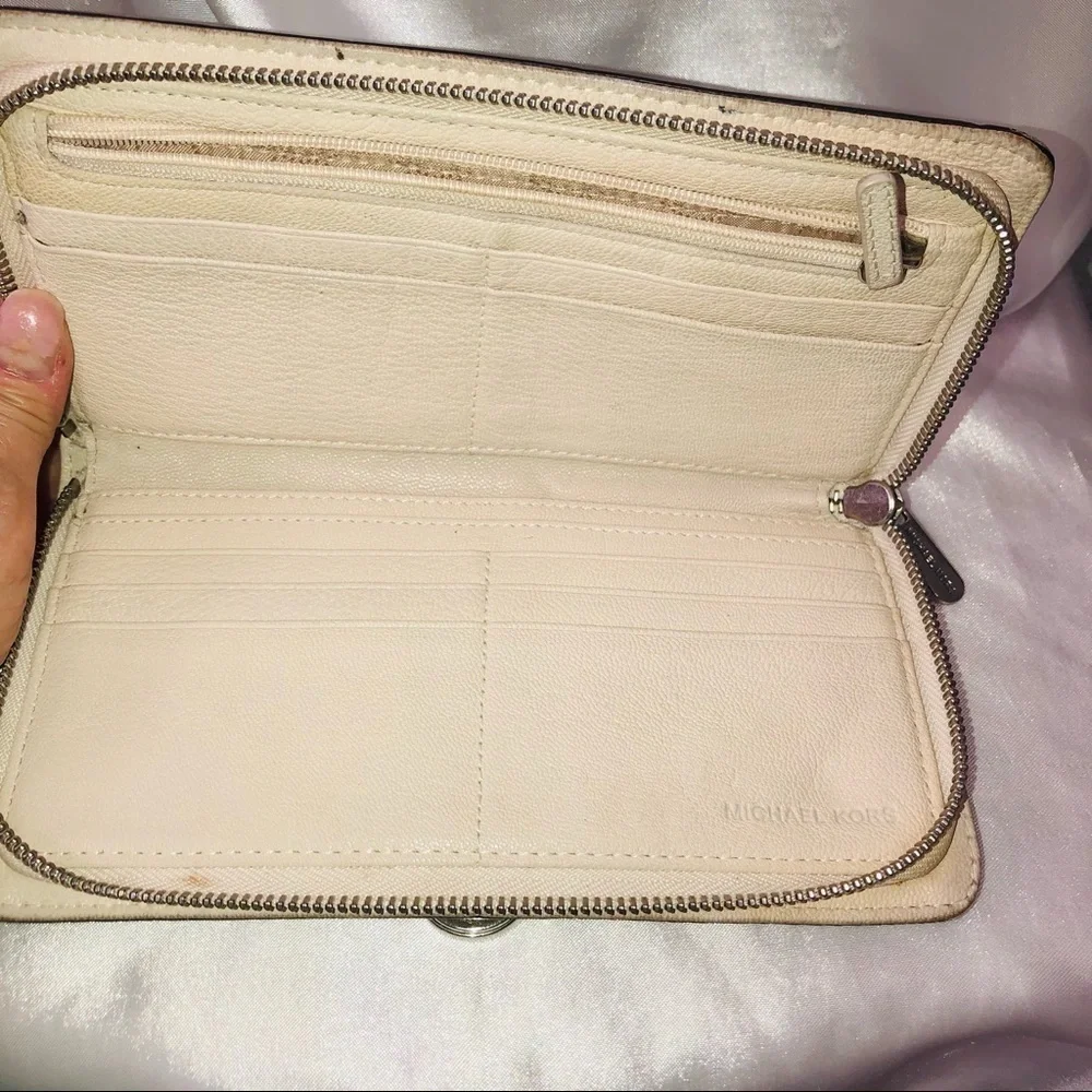 Michael Kors zip wallet